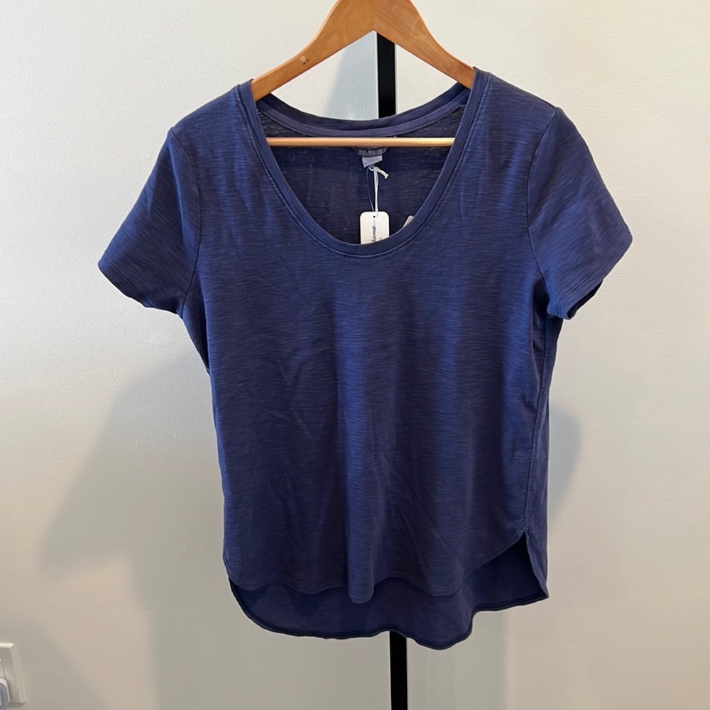 Women’s Tommy Bahama tee